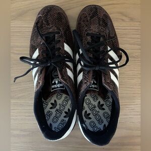 Adidas black/brown python sneaker